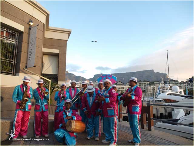 Woodstock StarLites Minstrels next to Bascule of the Cape Grace