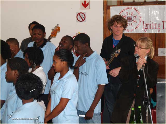 Dywn Griesel introduces the Choirs